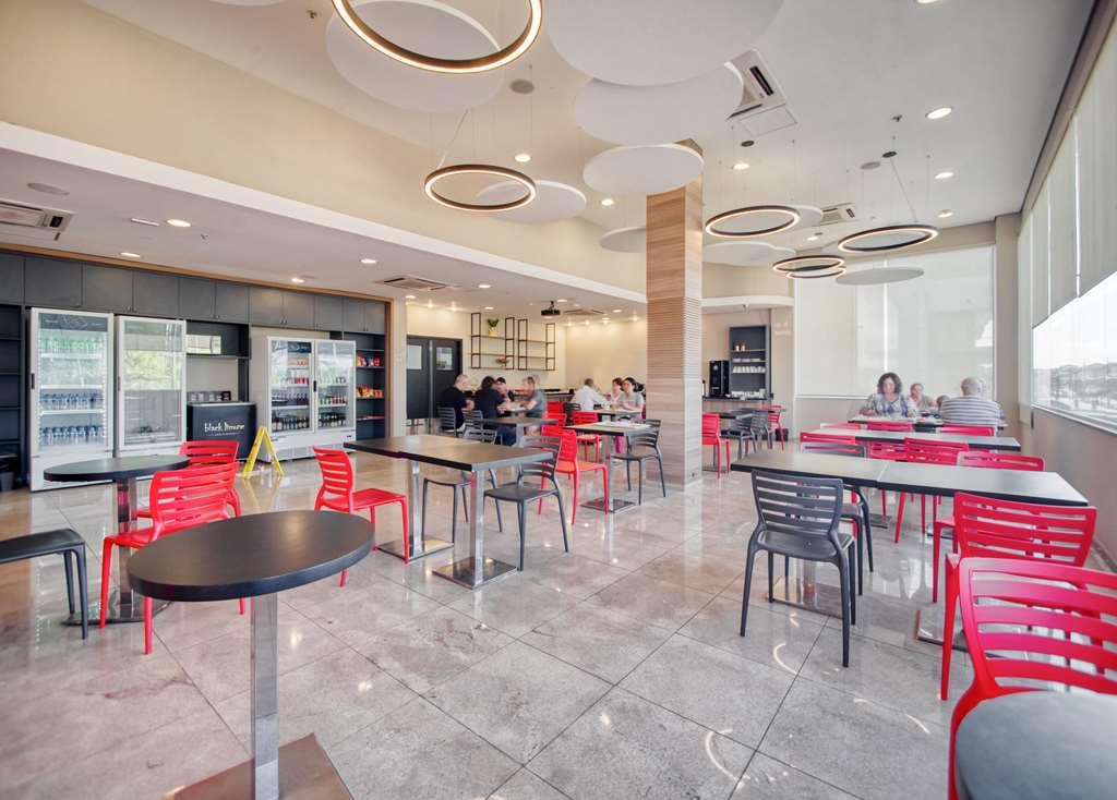 Hus Hotel Дорадус Ресторан фото